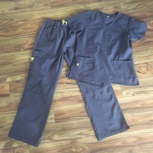 Medium wonderwink scrubs